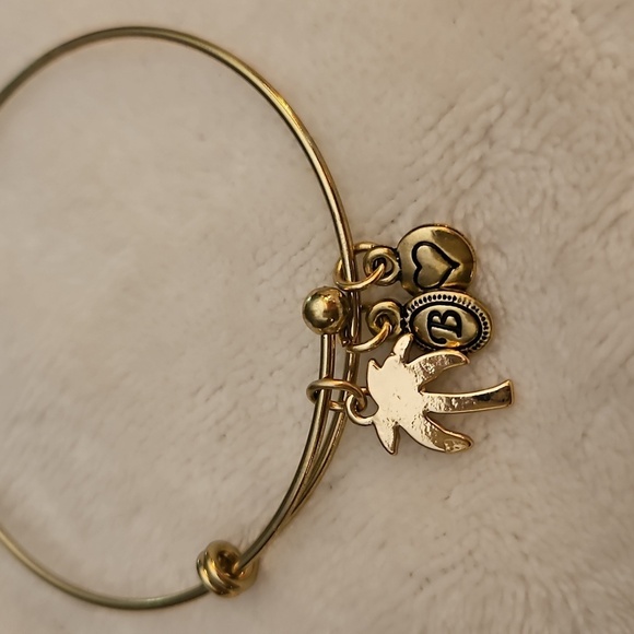3/$30 BELLA PERLINA Palm Tree and Heart Charm Slide Bracelet - Picture 5 of 5